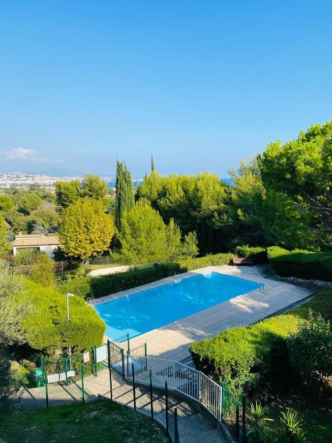 Cote D'azur - Piscine - Tennis Apartament *